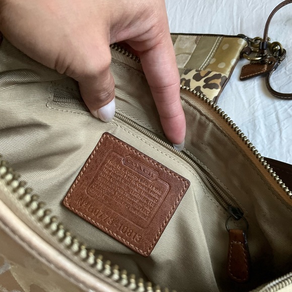 Coach patchwork shoulder bag with wristlet pouch - Picture 4 of 11